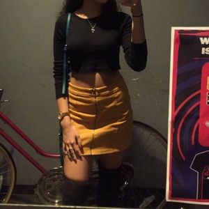 yellow skirt